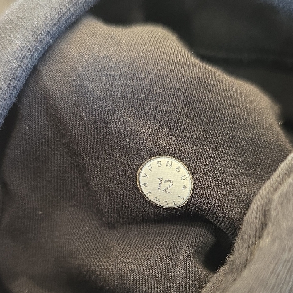 Lululemon Black Lace Sweatshirt - Picture 2 of 11